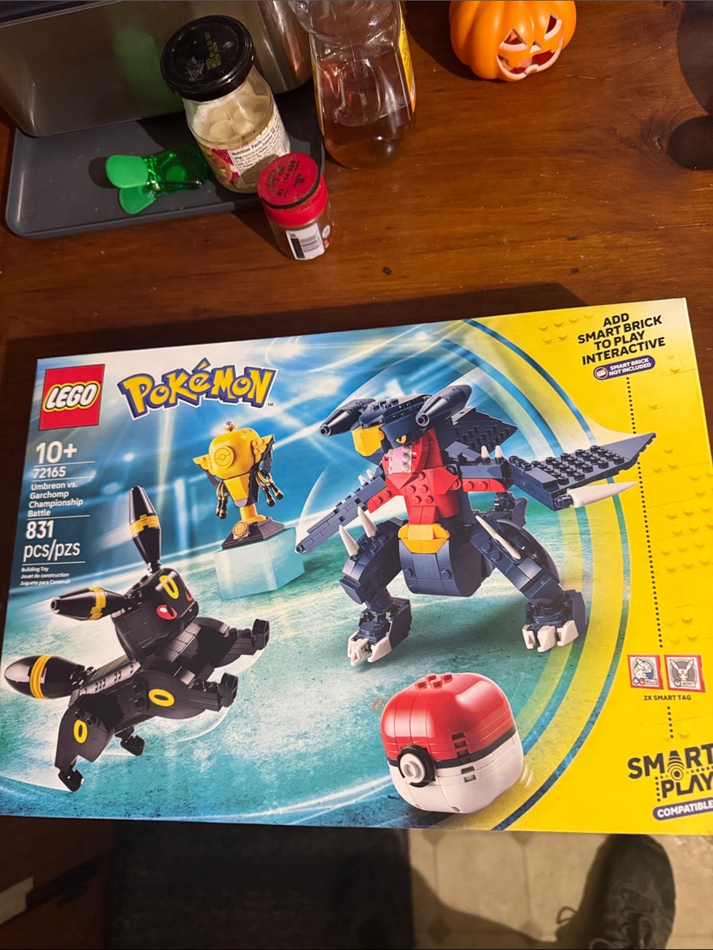 Lego Pokémon Umbreon and Garchomp Battle Set - Black/Blue/Red/Yellow
